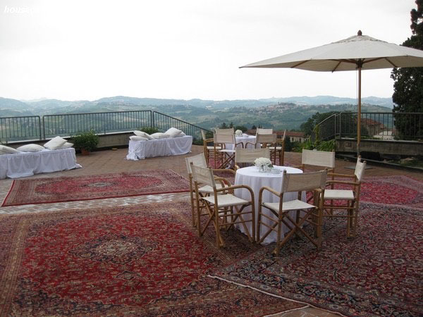 Allestimento per  matrimonio: terrazza con fantastica vista sul Monferrato
